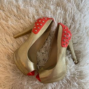 Size 10 Guess heels for SALE !!!